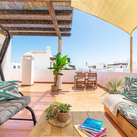 Solana - Private Pool & Rooftop Near The Коральео