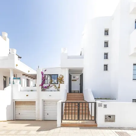 Solana - Private Pool & Rooftop Near The Villa Corralejo