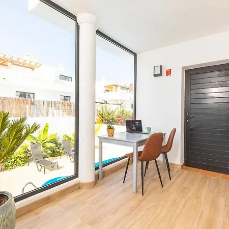 Solana - Private Pool & Rooftop Near The コラレホ