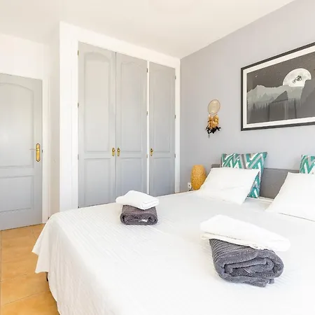 Solana - Private Pool & Rooftop Near The Villa Corralejo