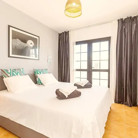 Solana - Private Pool & Rooftop Near The كوراليهو