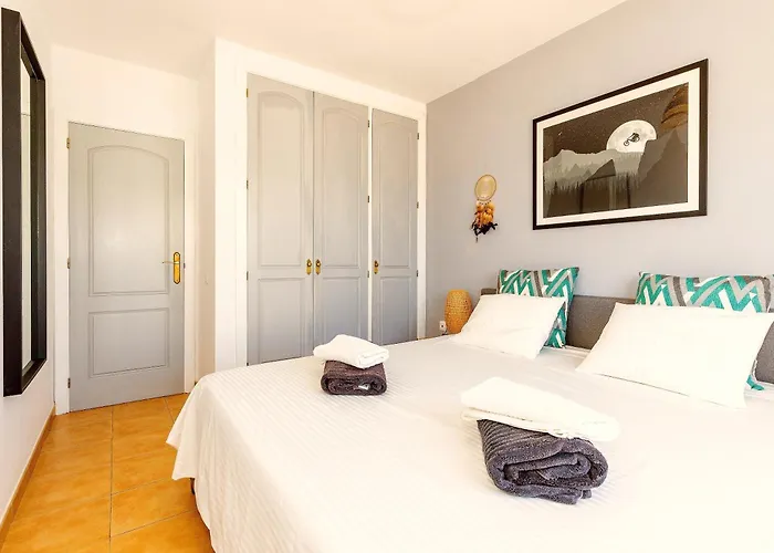 Solana - Private Pool & Rooftop Near The Corralejo